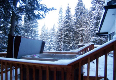 hut tub in the snow breckenridge colorado